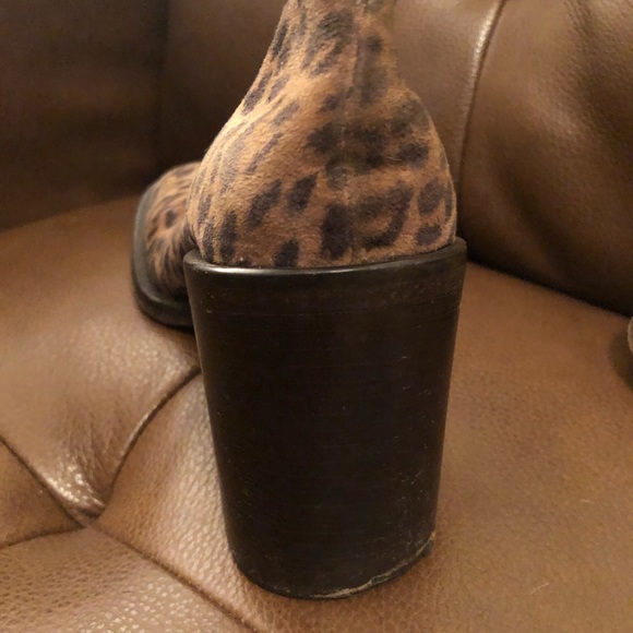 Cheetah Block heel bootie - Picture 2 of 2